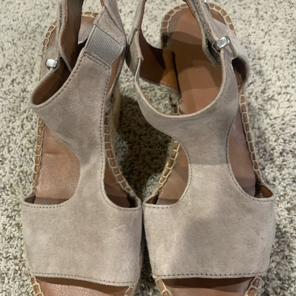 Elegant Tan Women's Sandals